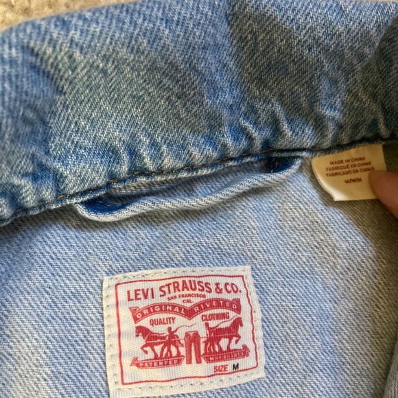 Levi’s Short Sleeve Light Wash Denim Romper, Size M - Picture 6 of 7